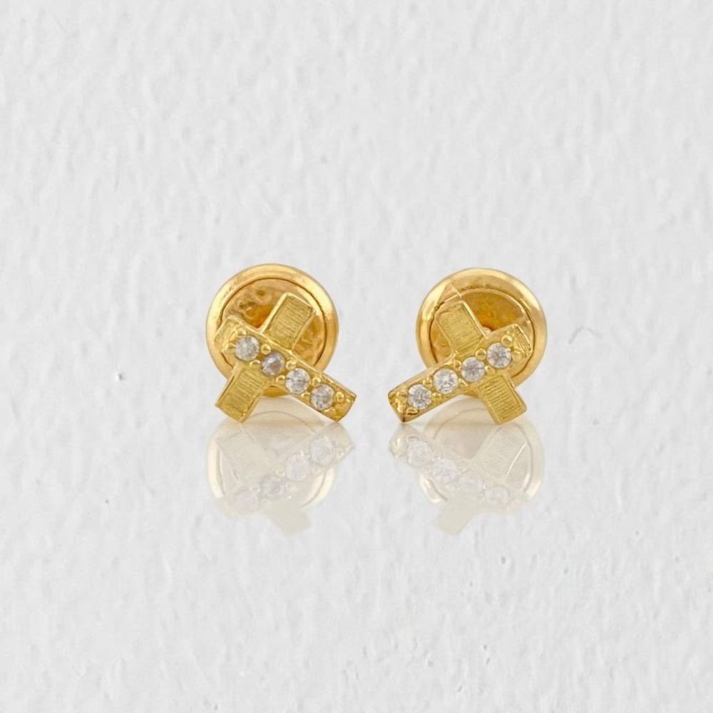 Topos Cruz 0.65g / 6.1mm Oro Amarillo 18K