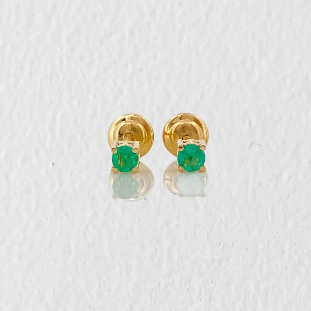Topos Cuatro Garras Esmeraldas 15Pts 0.6gr / 2.8mm Oro Amarillo 18K