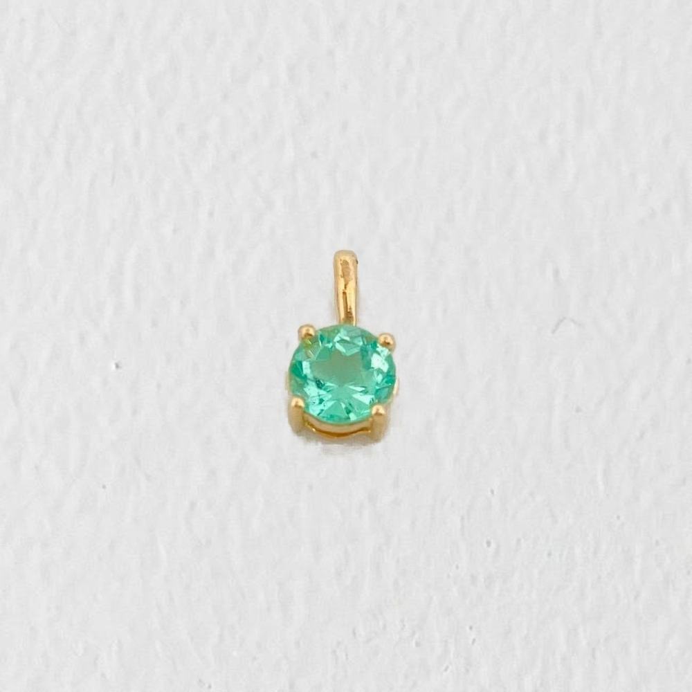 Dije Circulo Esmeralda 53pts 0.5g / 1cm Oro Amarillo 18K