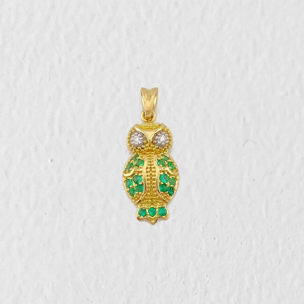 Dije Buho Esmeraldas 17pts Diamantes 2pts 1.55g / 2cm Oro Amarillo 18K