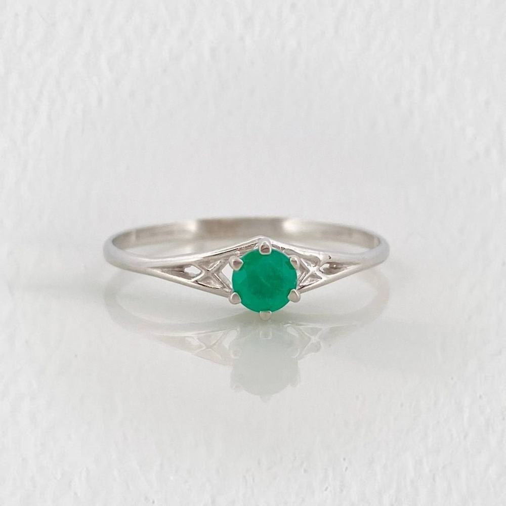 Anillo Solitario Esmeralda 0.21pts 1.2g / T7 Oro Blanco 18K