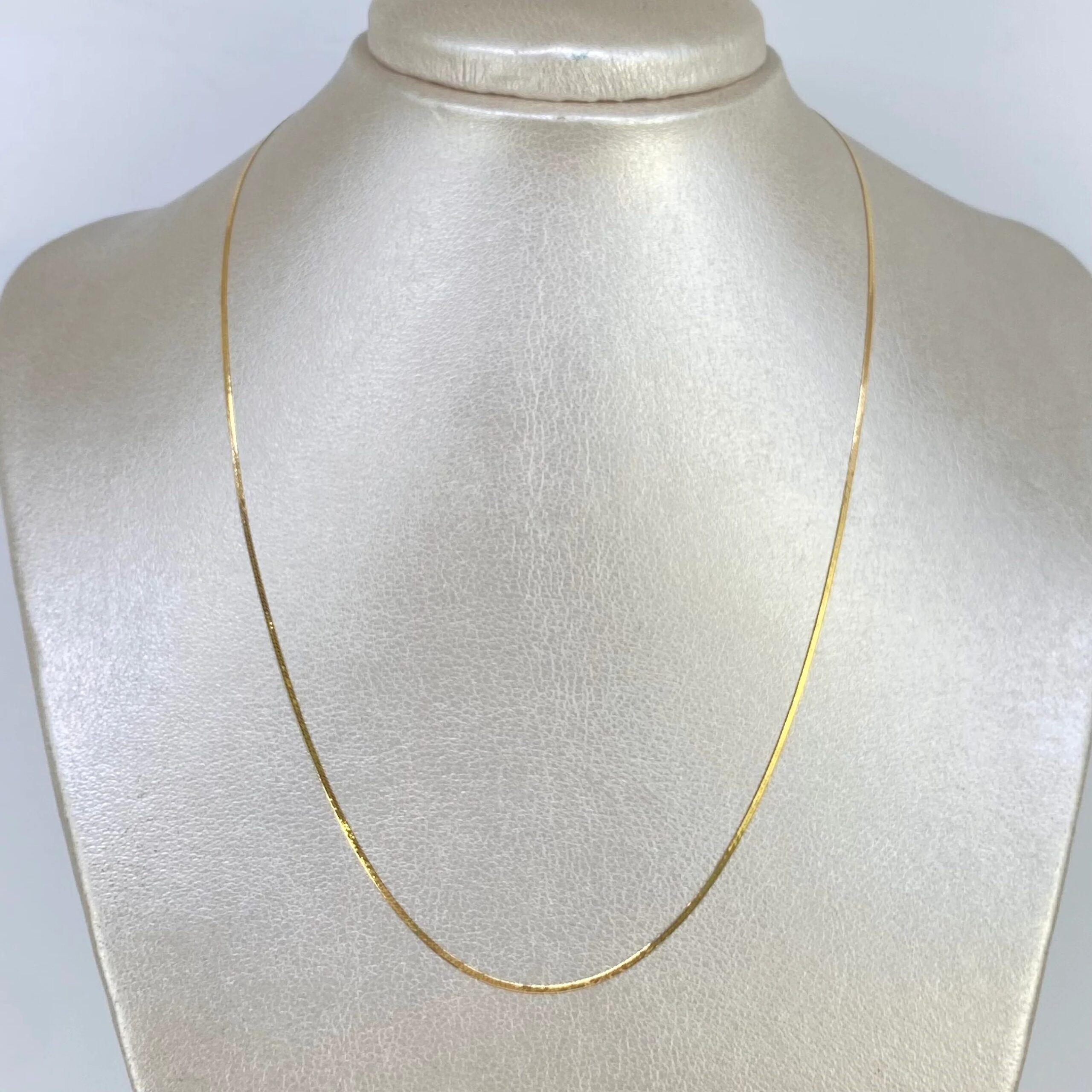 Cadena Mini Serpiente en oro amarillo 18K