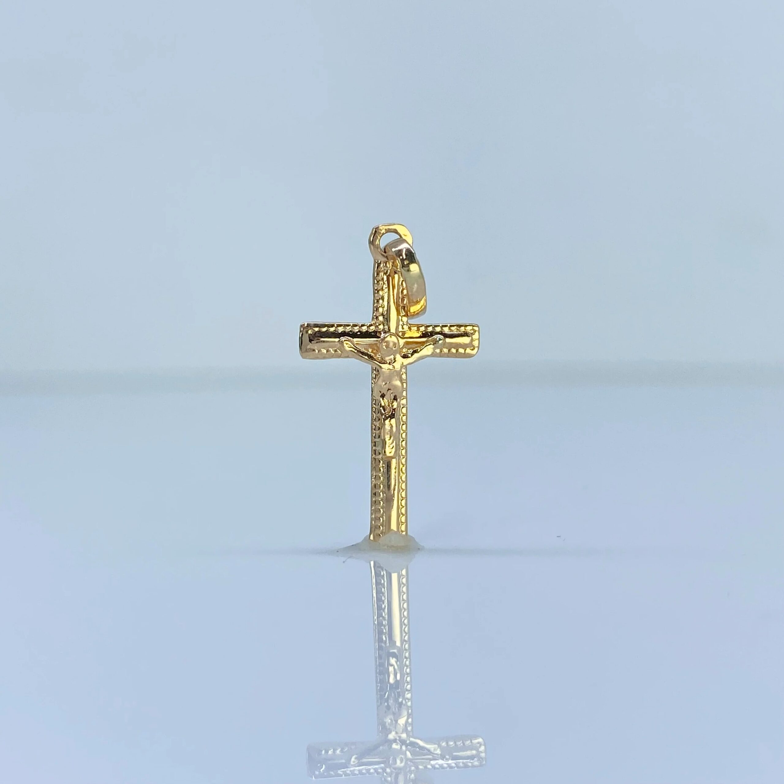 Dije Cruz Cristo en oro 18K