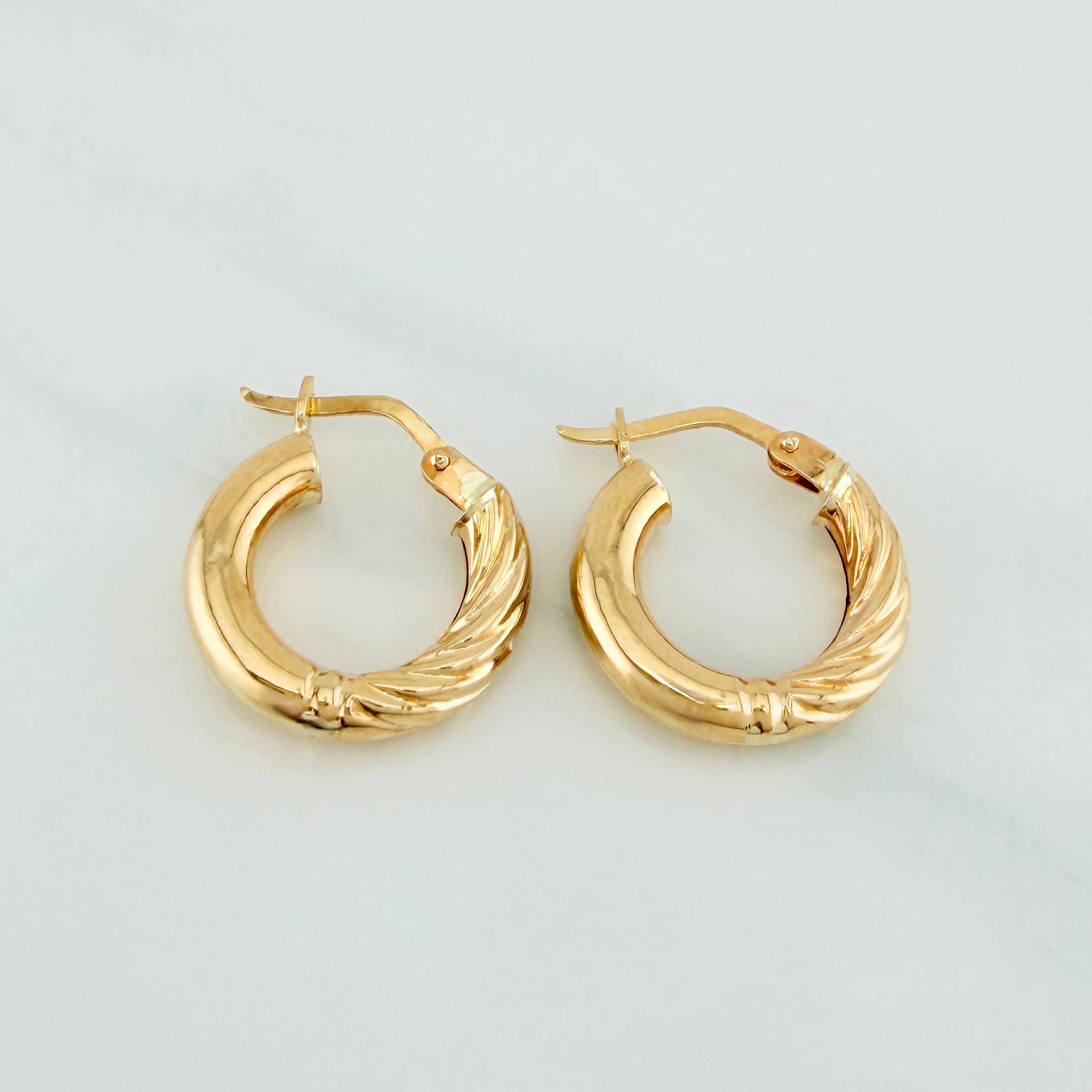 Candongas Adel en oro amarillo 18K