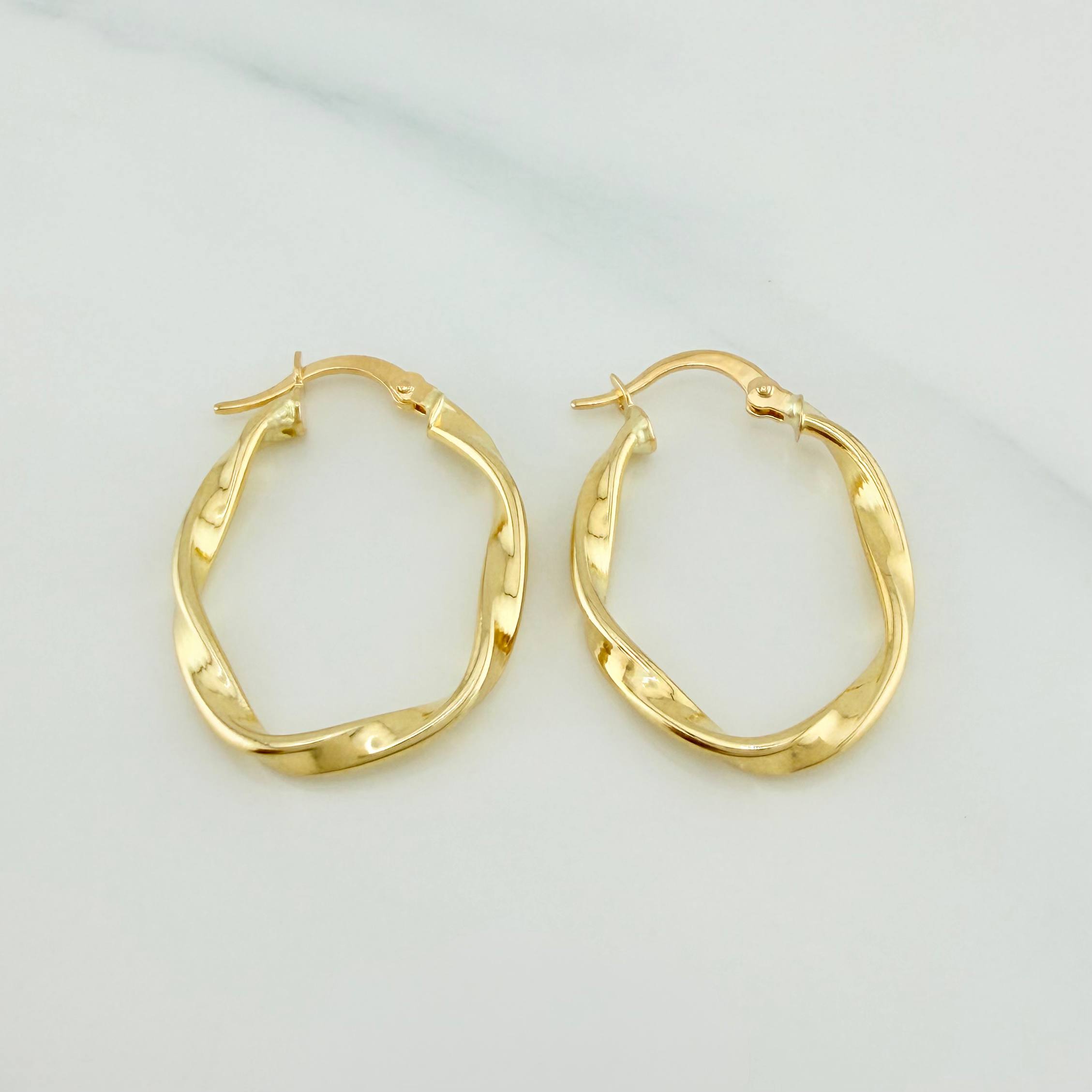 Candongas Crespa en oro amarillo 18K