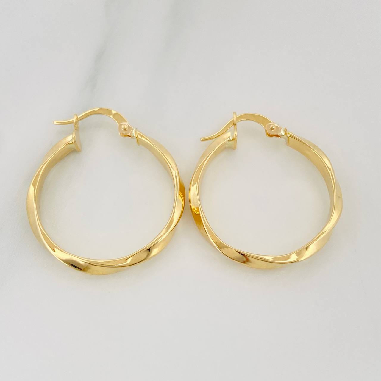 Candongas Linda en oro amarillo 18K