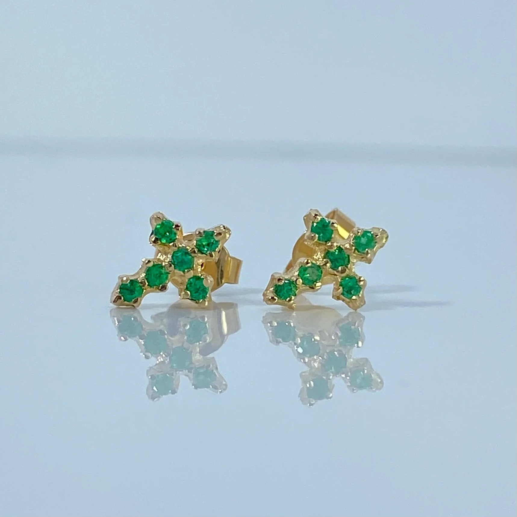 Topos Espiga en oro 18K con esmeraldas